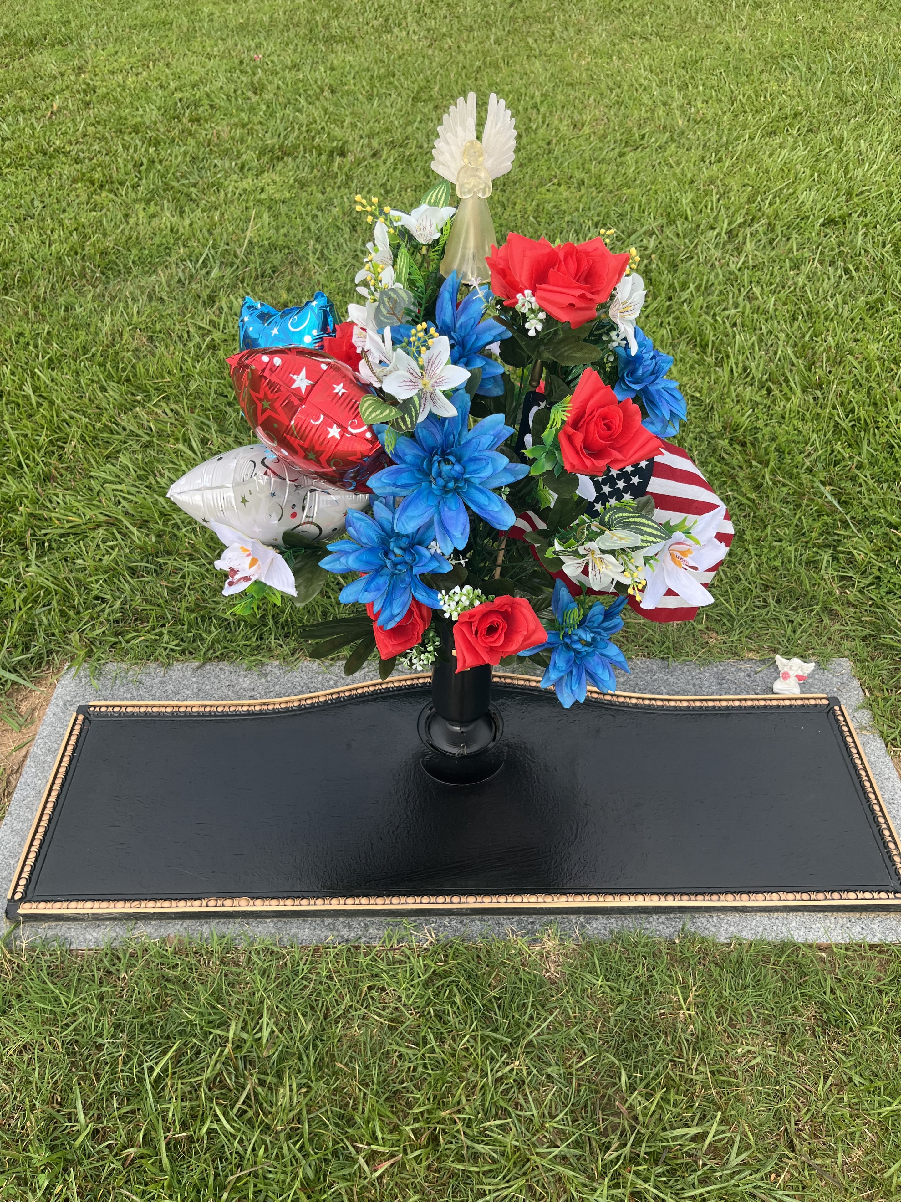 Patriotic red, white & blue arrangement